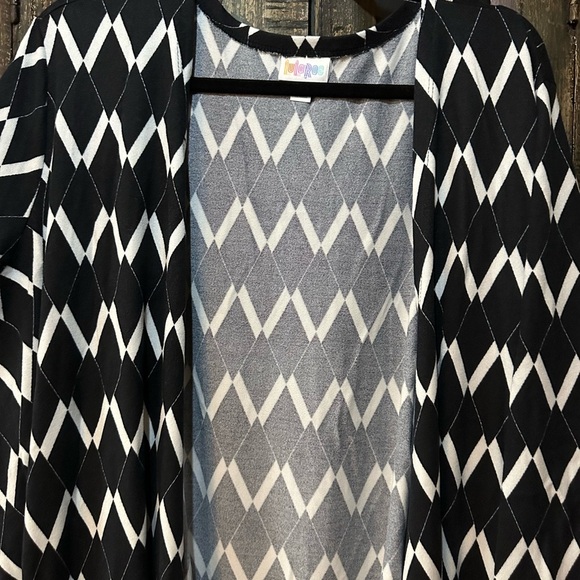 LuLaRoe XL Caroline Black And White Striped Soft Cardigan - NWT - Picture 2 of 5